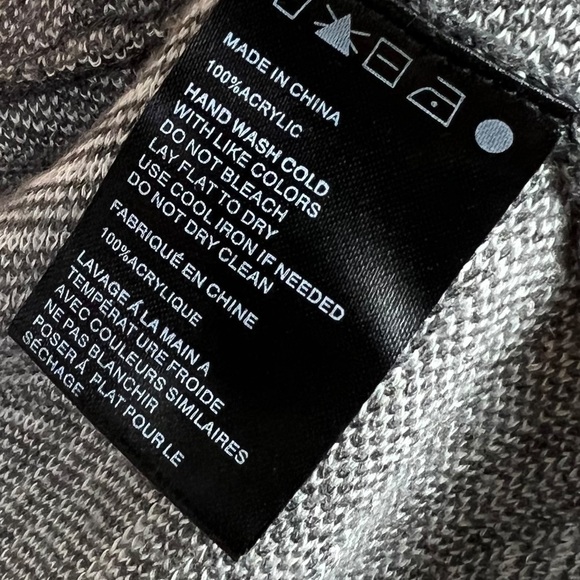 Paper Crane Gray White Chevron Stripe Open Front Hi Low Sleeveless Sweater Small - Picture 7 of 8